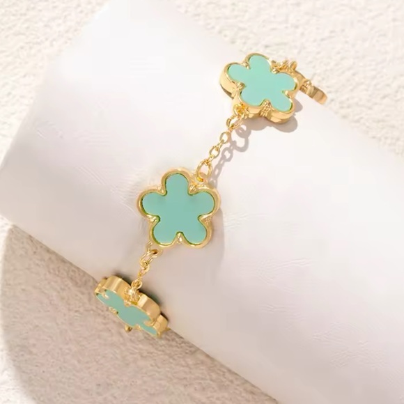 Gold Filled Clover Bracelet - Picture 1 of 1